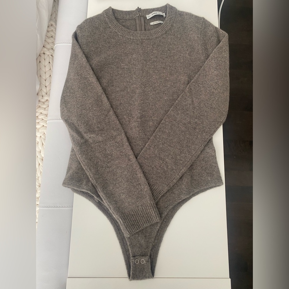 Zara Knit Cashmere Sweater in taupe